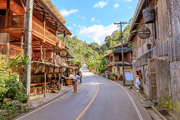 Mae Kampong Village