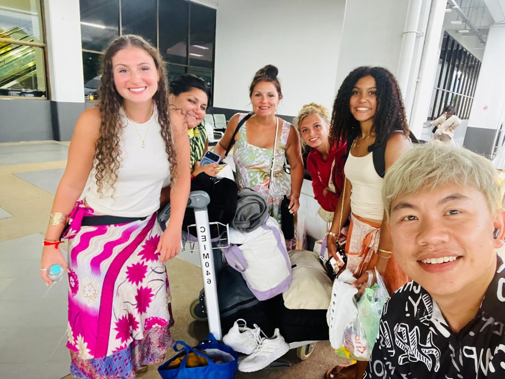 Warm welcome and smiles at the airport by TOP