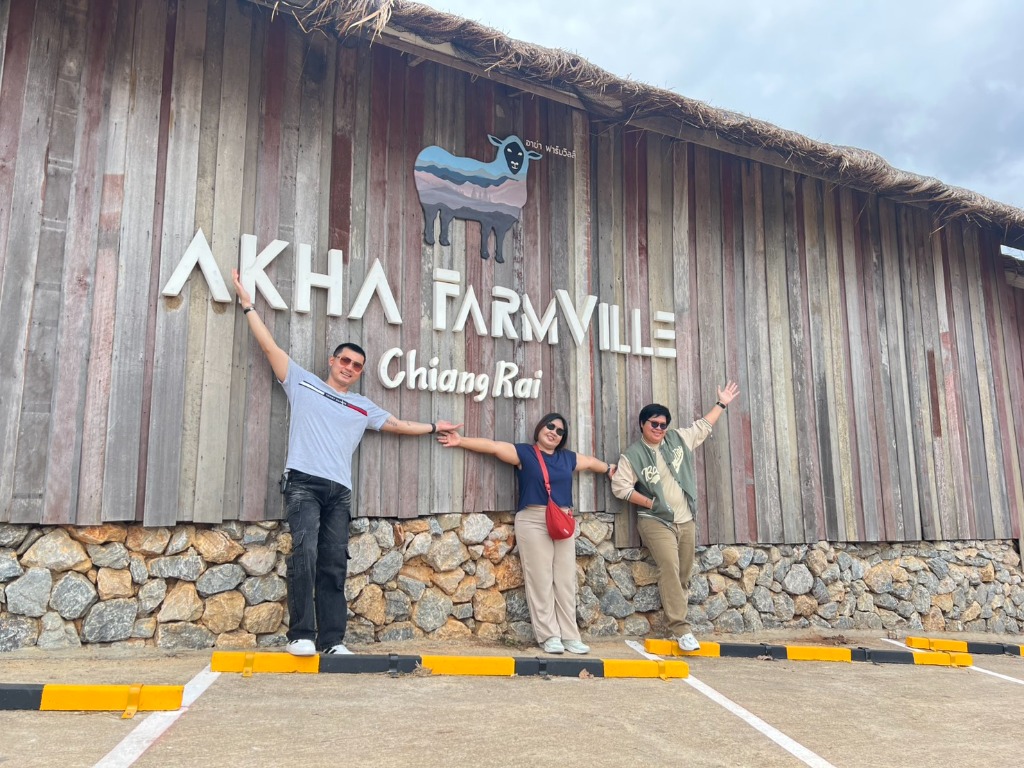 Family having fun at Akha FarmVille Doi Chang